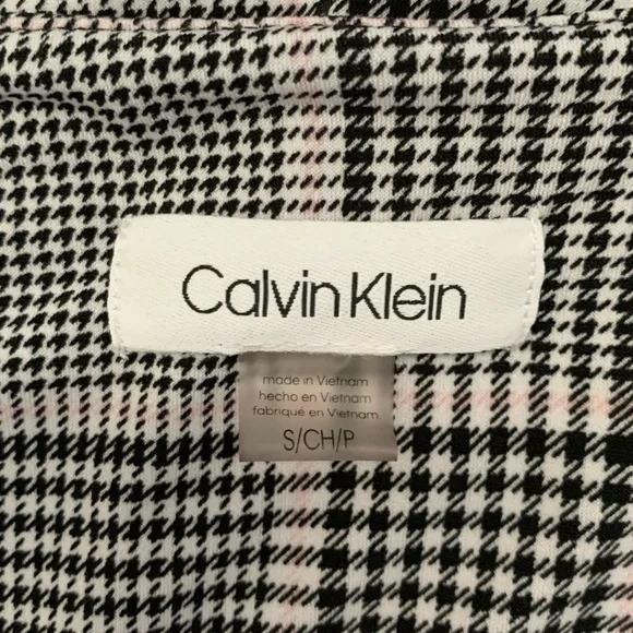Calvin Klein Houndstooth Sleeveless Blouse - Picture 2 of 6